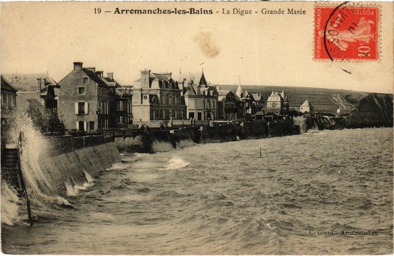 Carte postale ancienne Arromanches-les-Bains - La Digue - Grande Marée à Arromanches-les-Bains