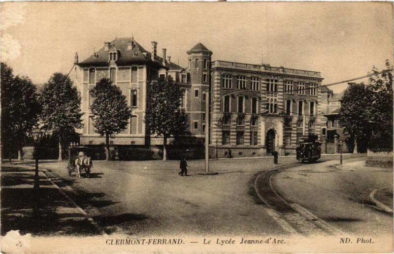 Carte postale ancienne Clermont-Ferrand - Le Lycée Jeanne-d'Arc à Clermont-Ferrand
