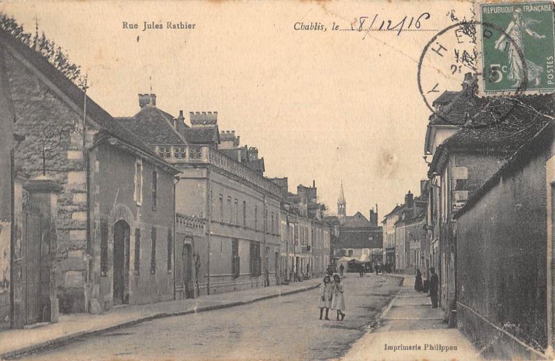 Carte postale ancienne Chablis - Rue Jules Rathier à Chablis