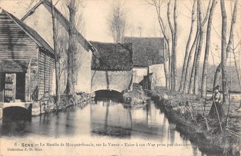 Carte postale ancienne Sens - Le Moulin De Mocque Souris - Sur La Vanne - Usine A Tan à Sens