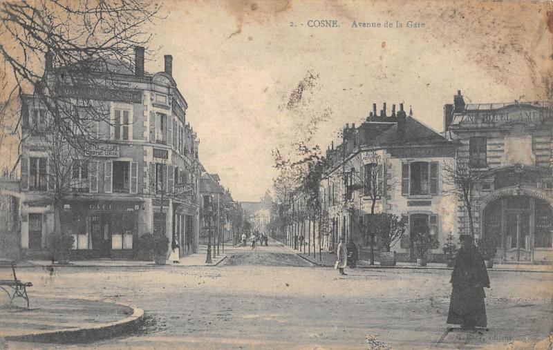 Carte postale ancienne Cosne - Avenue De La Gare