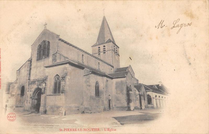 Carte postale ancienne Saint Pierre Le Moutier - L'Eglise à Saint-Pierre-le-Moûtier