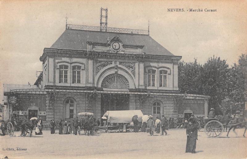 Carte postale ancienne Nevers - Marche Carnot à Nevers
