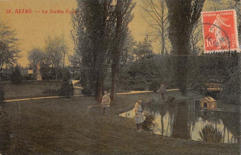 Carte postale ancienne Reims - La Jardin D'Ecole à Reims