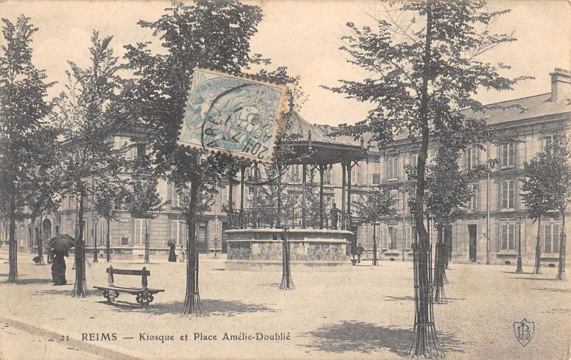 Carte postale ancienne Reims - Kiosque Et Place Amelie Doublie à Reims