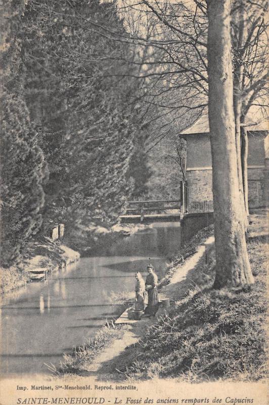 Carte postale ancienne Sainte Menehould - Le Fosse Des Anciens Remparts Des Capucins à Sainte-Menehould