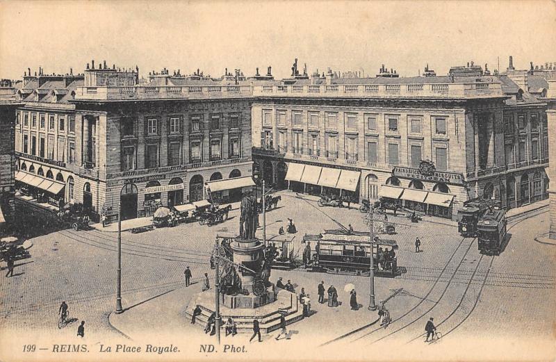 Carte postale ancienne Reims - La Place Royale à Reims