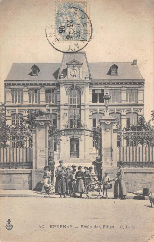 Carte postale ancienne Epernay - Ecole Des Filles à Épernay