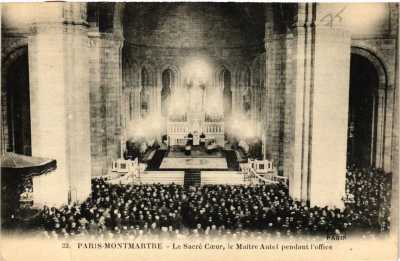 Carte postale ancienne Montmartre - Le Sacré Coeur, le Maître Autel pendant l'office à Paris 18e