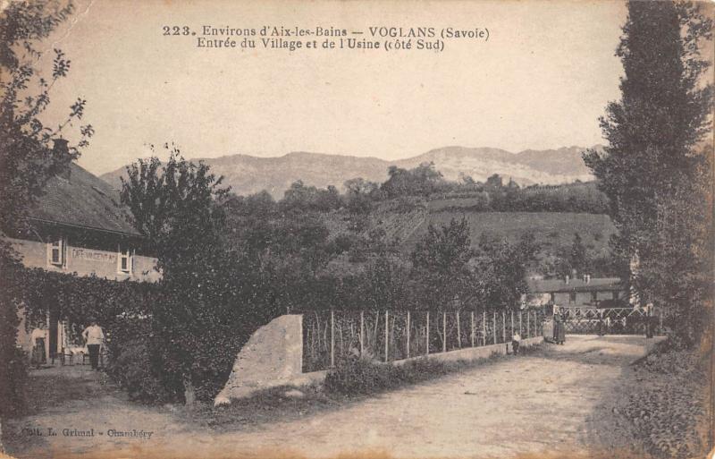 Carte postale ancienne Environs D'Aix Les Bains - Voglans - Entree Du Village Et De L'Usine à Aix-les-Bains