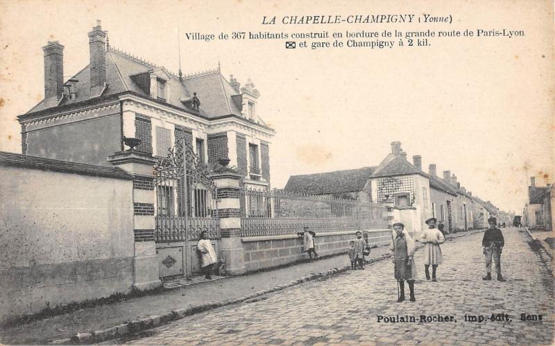 Carte postale ancienne La Chapelle Champigny - Village à Champigny