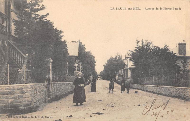 Carte postale ancienne La Baule Sur Mer - Avenue De La Pierre Percee