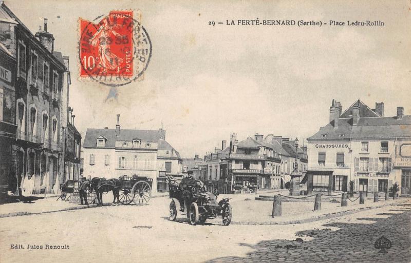 Carte postale ancienne La Ferte Bernard - Place Ledru Rollin