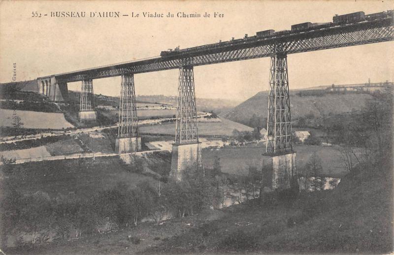Carte postale ancienne Busseau D'Ahun - Le Viaduc Du Chemin De Fer - Train