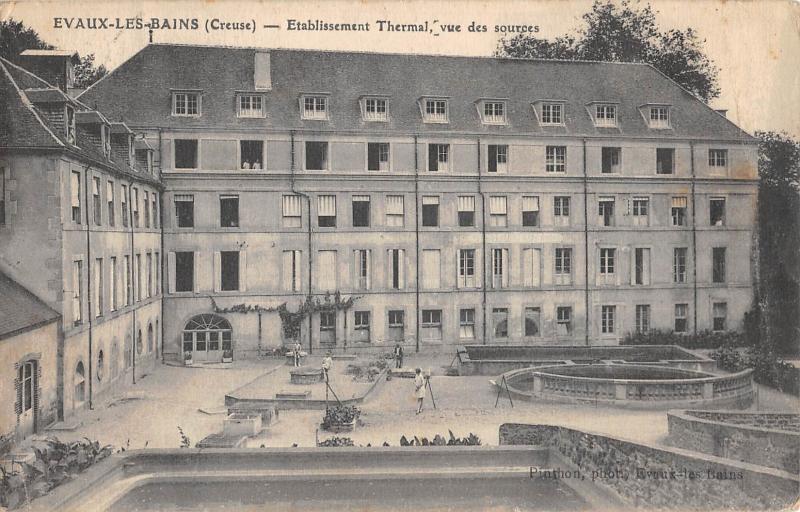 Carte postale ancienne Evaux Les Bains - Etablissement Thermal - Vue Des Sources à Évaux-les-Bains