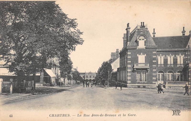Carte postale ancienne Chartres - La Rue Jean De Beauce Et La Gare à Chartres