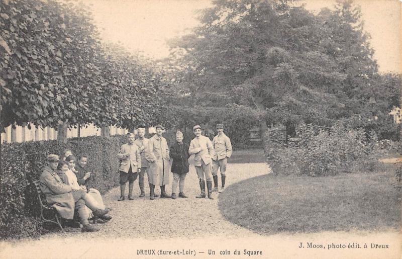Carte postale ancienne Dreux - Un Coin Du Square - cliché pas courant à Dreux