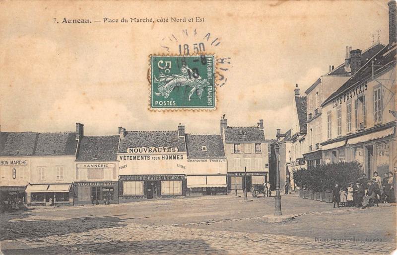 Carte postale ancienne Auneau - Place Du Marche - Cote Nord Et Est