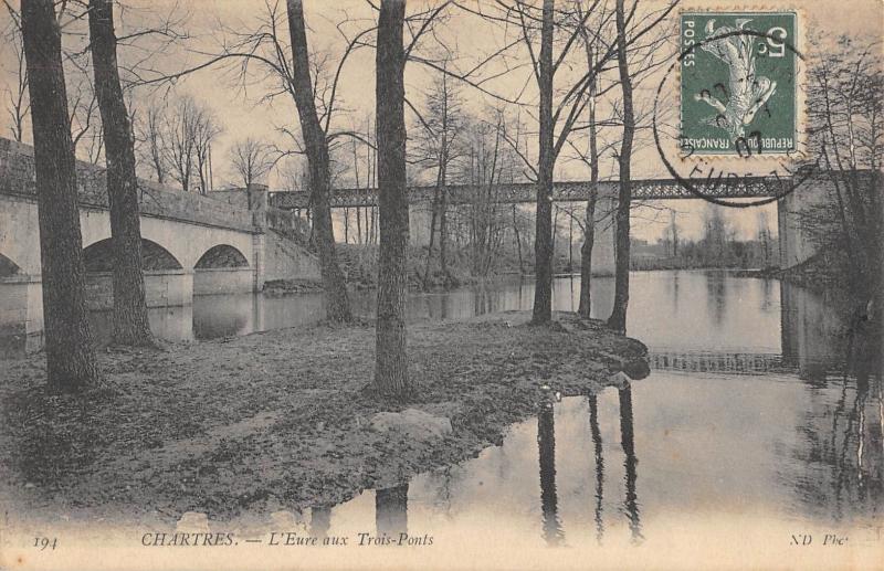 Carte postale ancienne Chartres - L'Eure Aux Trois Ponts à Chartres