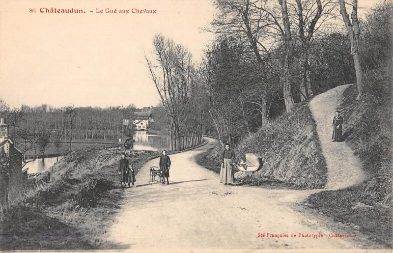 Carte postale ancienne Chateaudun - Le Gue Aux Chevaux à Châteaudun