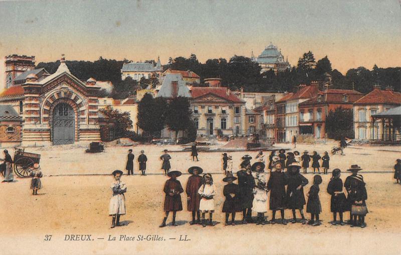 Carte postale ancienne Dreux - Place Saint Gilles à Dreux