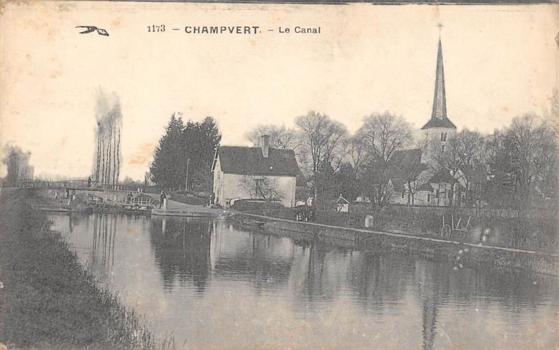 Carte postale ancienne Champvert - Le Canal à Champvert