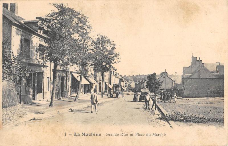 Carte postale ancienne La Machine - Grande Rue Et Place Du Marche à La Machine
