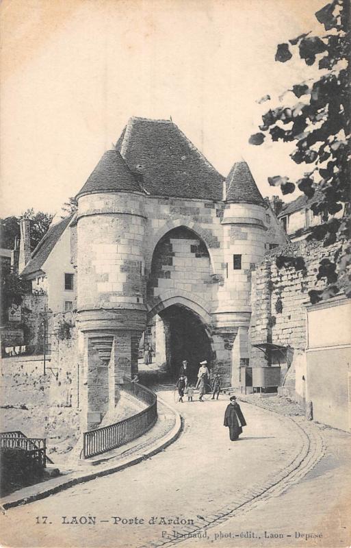 Carte postale ancienne Laon - Porte D'Ardon à Laon