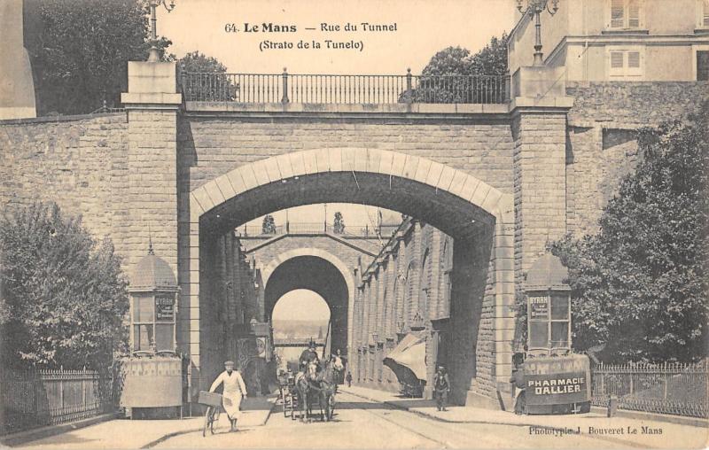 Carte postale ancienne Le Mans - La Rue Du Tunnel au Mans