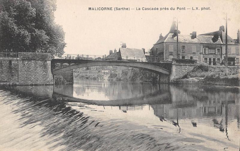Carte postale ancienne Malicorne - La Cascade Pres Du Pont