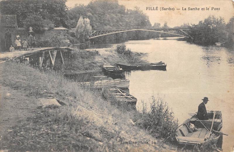 Carte postale ancienne Fille - La Sarthe Et Le Pont à Fillé