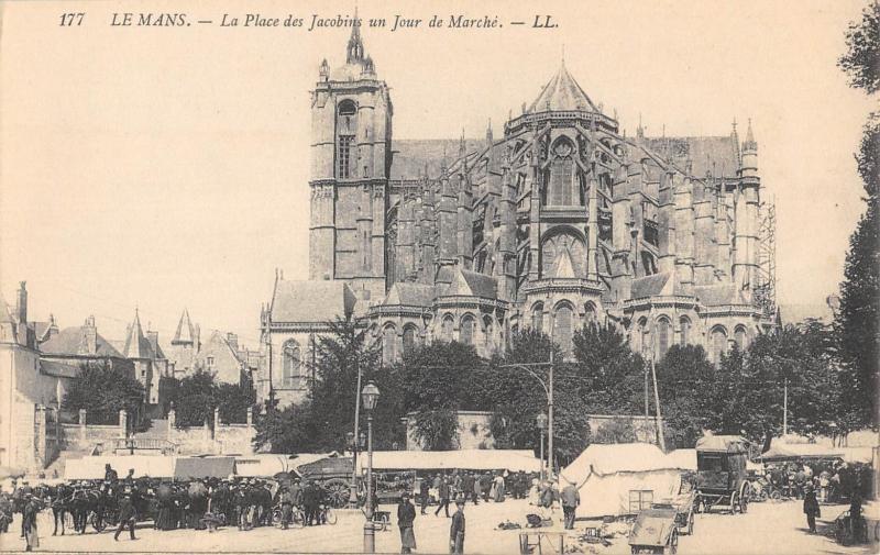 Carte postale ancienne Le Mans - La Place Des Jacobins Un Jour De Marche au Mans