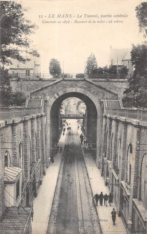 Carte postale ancienne Le Mans - Le Tunnel - Partie Centrale au Mans