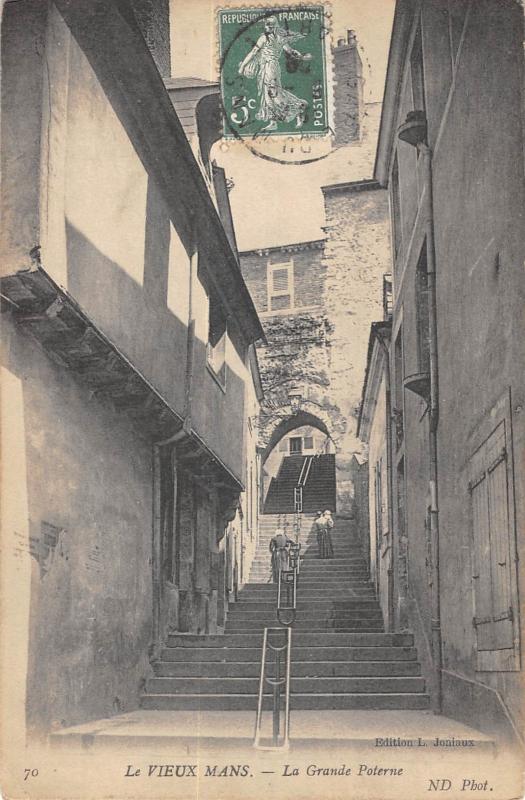 Carte postale ancienne Le Vieux Mans - La Grande Poterne