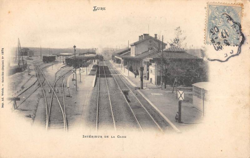 Carte postale ancienne Lure - Interieur De La Gare à Lure
