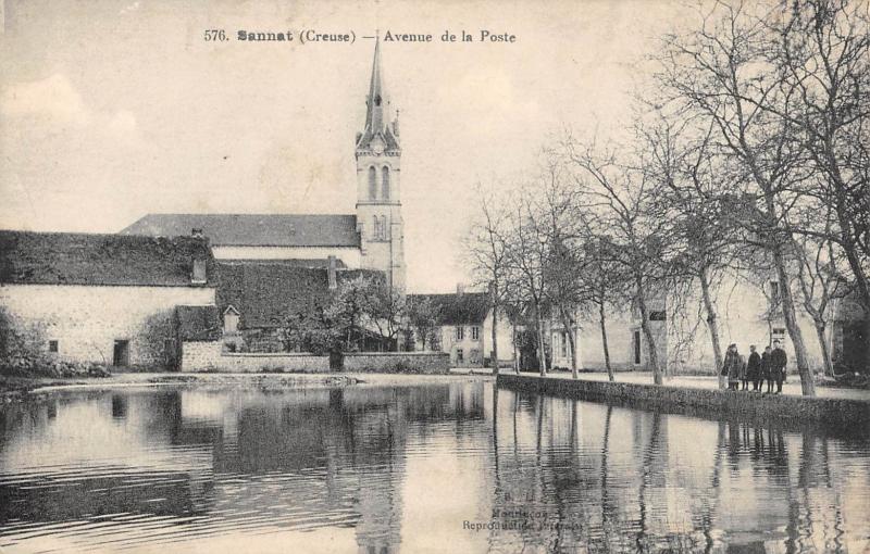 Carte postale ancienne Sannat - Avenue De La Poste à Sannat