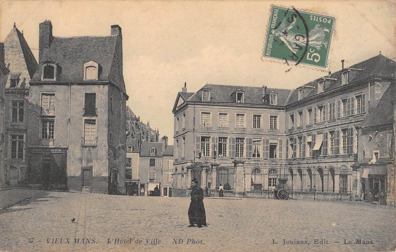 Carte postale ancienne Vieux Mans - L'Hotel De Ville