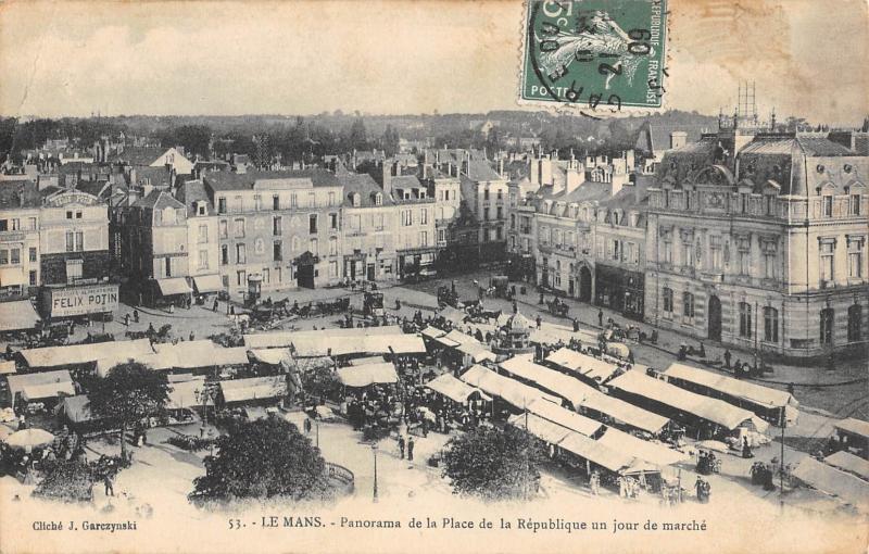 Carte postale ancienne Le Mans - Panorama De La Place De La Republique Un Jour De Marche au Mans