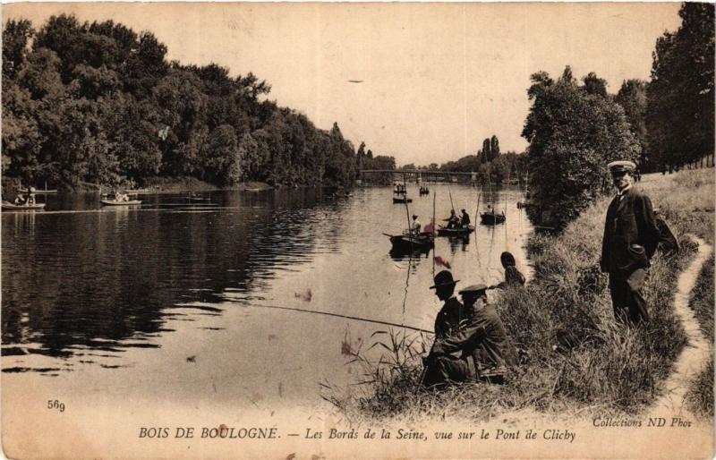 Carte postale ancienne Bois de Boulogne. - Les Bords de la Seine, vue sur le Pont de Clichy à Puteaux