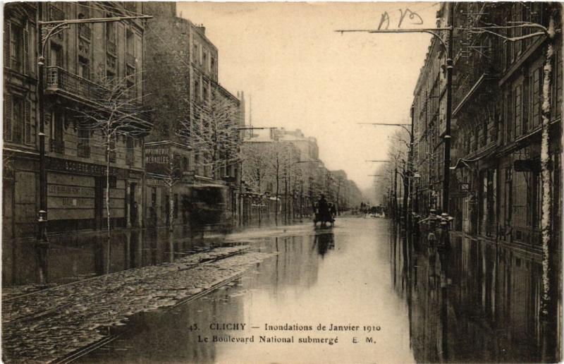 Carte postale ancienne Inondations de Janvier 1910 - Le Boulevard national submergé à Clichy
