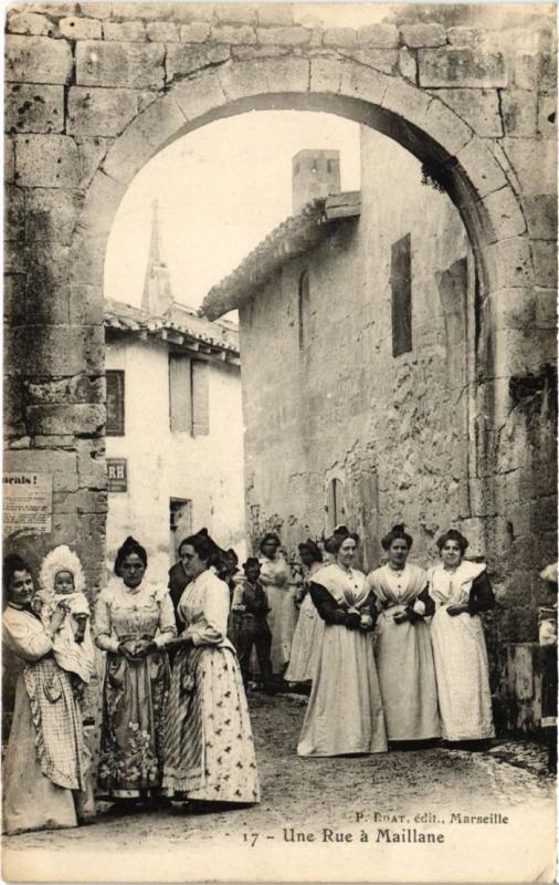 Carte postale ancienne Maillane Une Rue à Maillane
