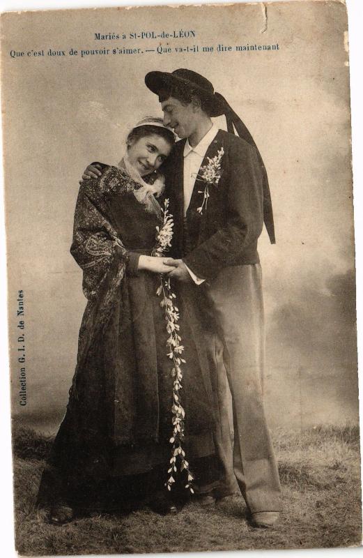 Carte postale ancienne Mariés a Saint-Pol-de-Leon - Que c'est doux de pourvoir s'aimer