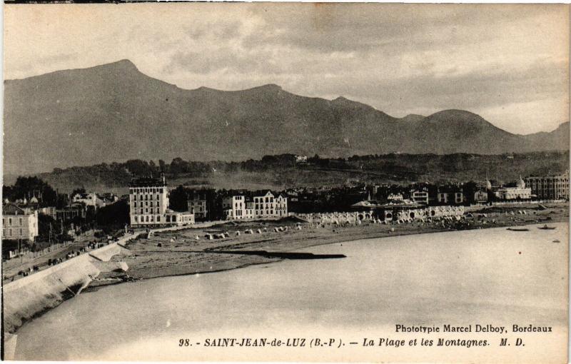 Carte postale ancienne Saint-Jean-de-Luz - La Plage et les Montagnes à Saint-Jean-de-Luz