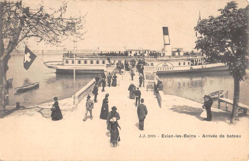 Carte postale ancienne Evian Les Bains - Arrivee Du Bateau à Évian-les-Bains