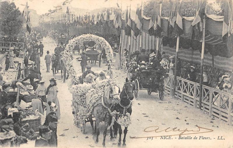 Carte postale ancienne Nice - Bataille De Fleurs à Nice
