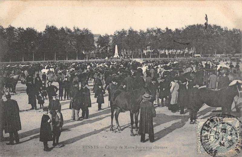 Carte postale ancienne Rennes - Champ De Mars - Foire Aux Chevaux à Rennes