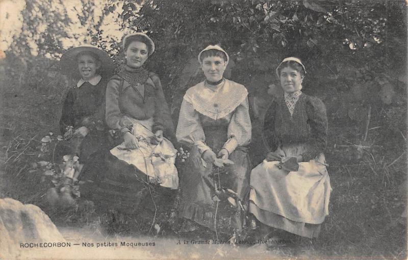 Carte postale ancienne Rochecorbon - Nos Petites Moqueuses à Rochecorbon