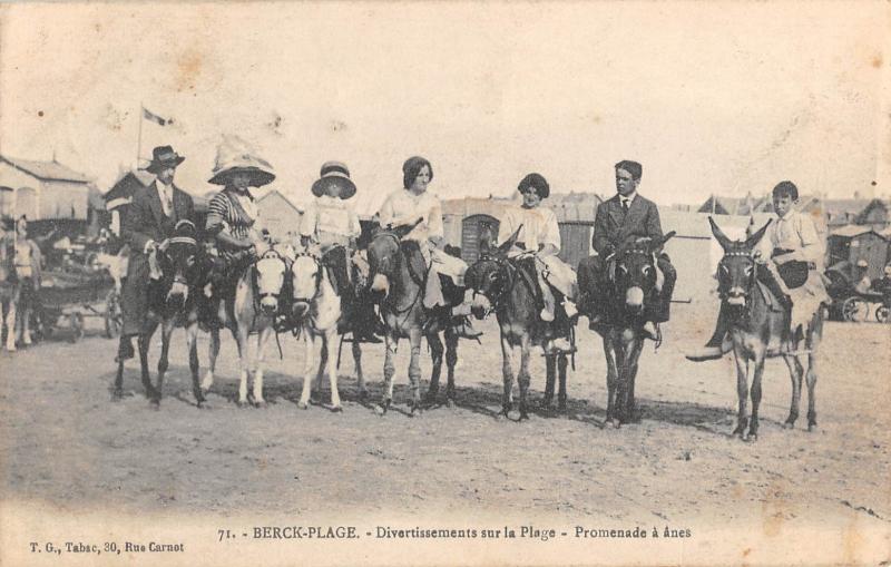 Carte postale ancienne Berck Plage - Divertissements Sur La Plage - Promenade A Anes à Berck