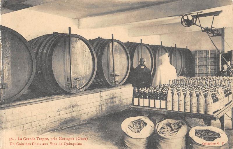 Carte postale ancienne La Grande Trappe - Mortagne - Un Coin Des Chais Aux Vins Quinquina