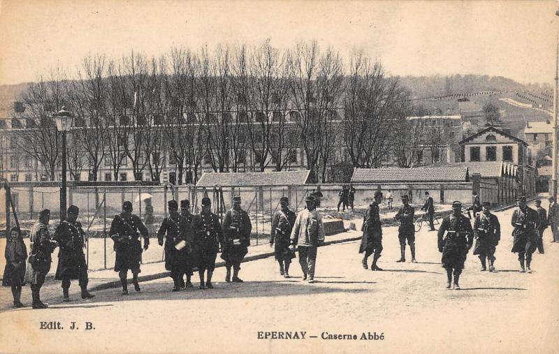Carte postale ancienne Eperay - Caserne Abbe